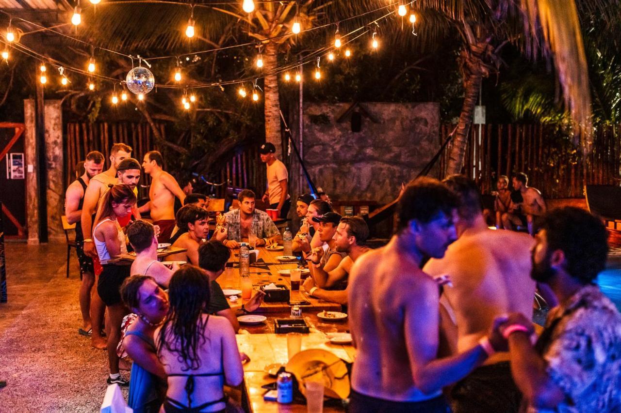 Che & Bar Adults Only Hostel *